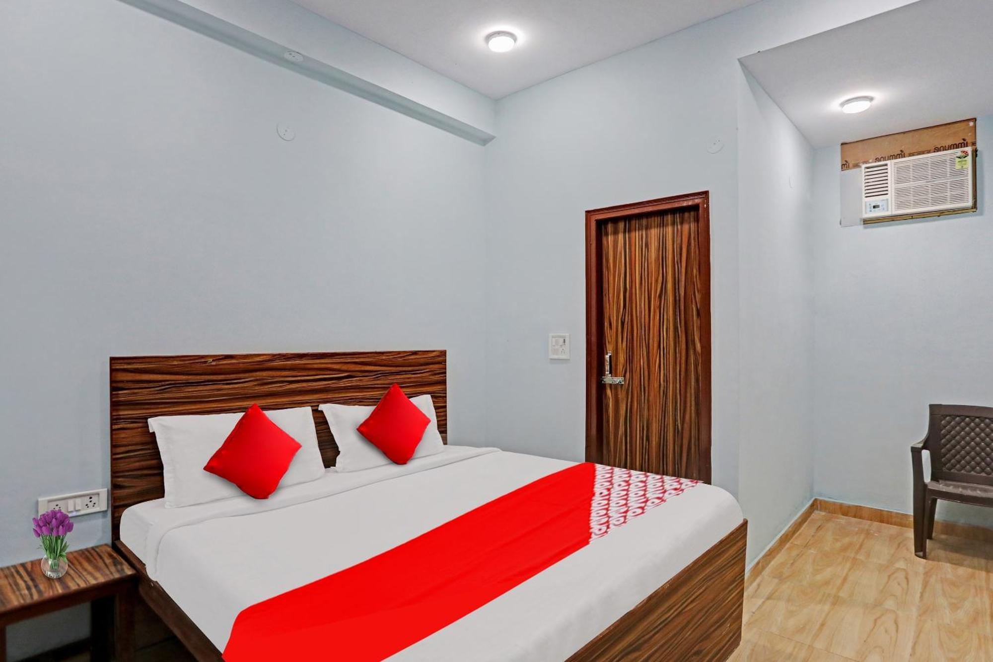 Hotel O Surya Gold Guest House Najafgarh Eksteriør billede