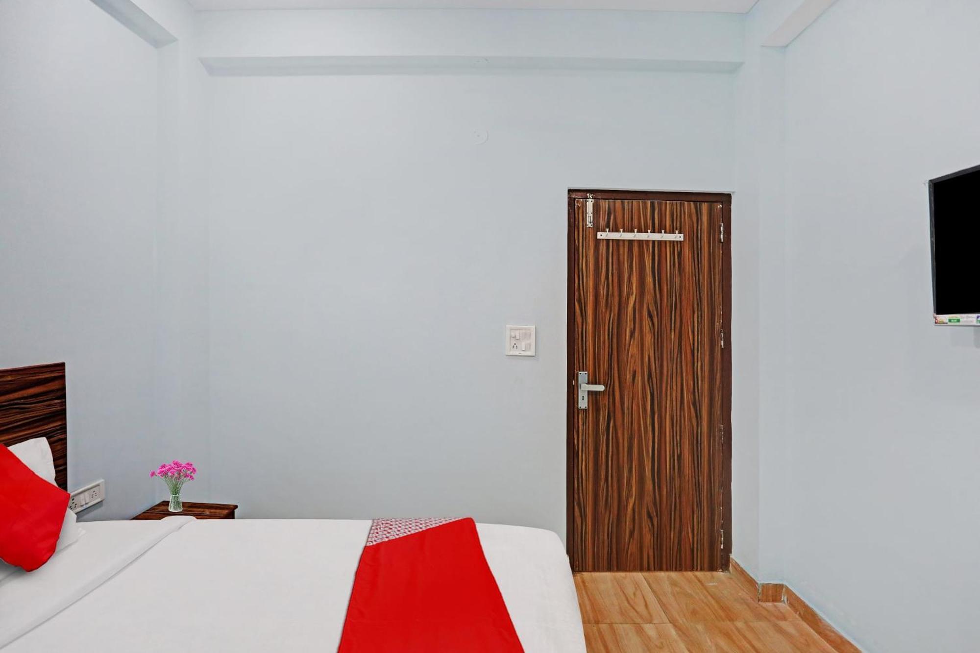 Hotel O Surya Gold Guest House Najafgarh Eksteriør billede
