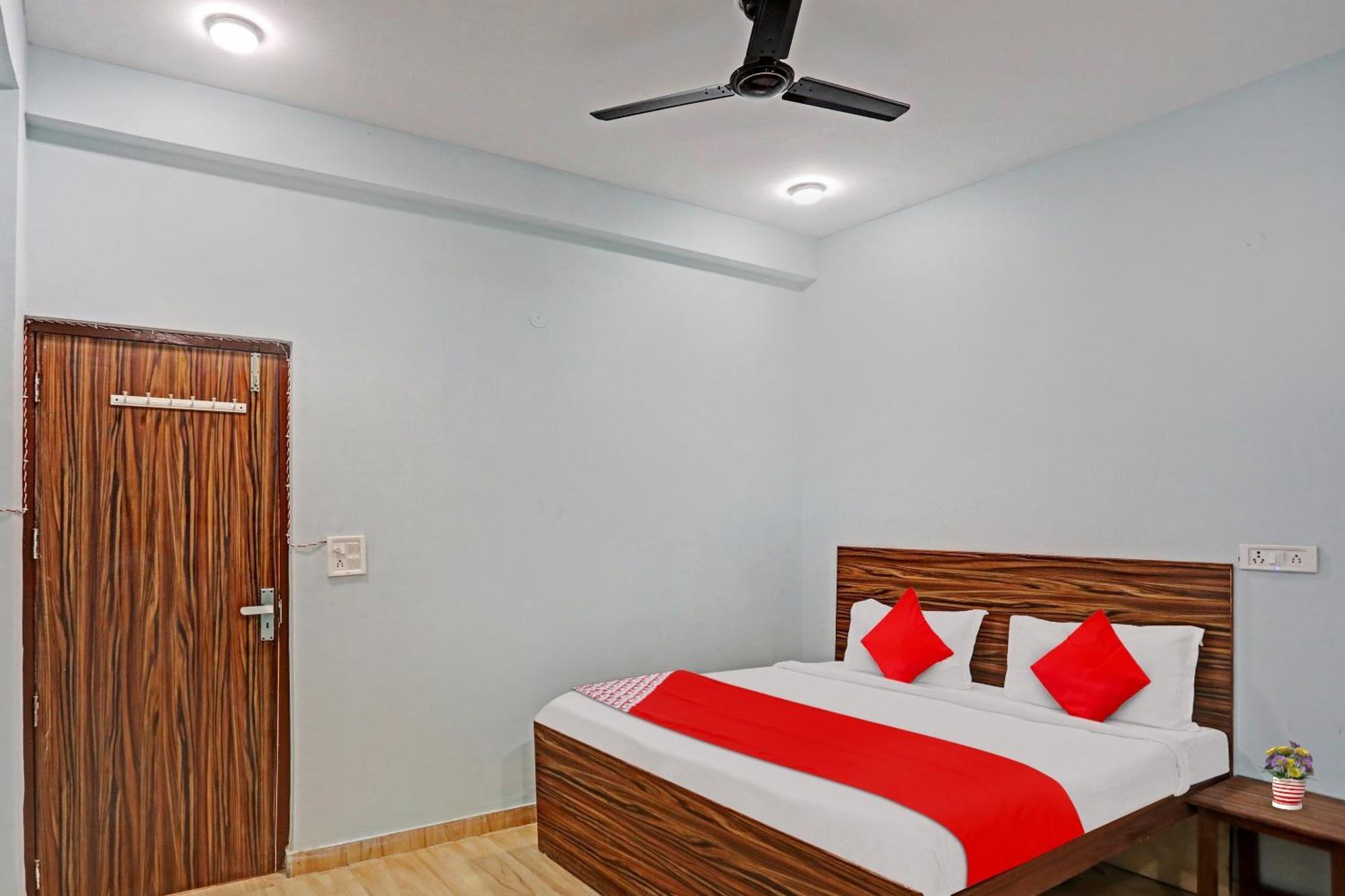 Hotel O Surya Gold Guest House Najafgarh Eksteriør billede