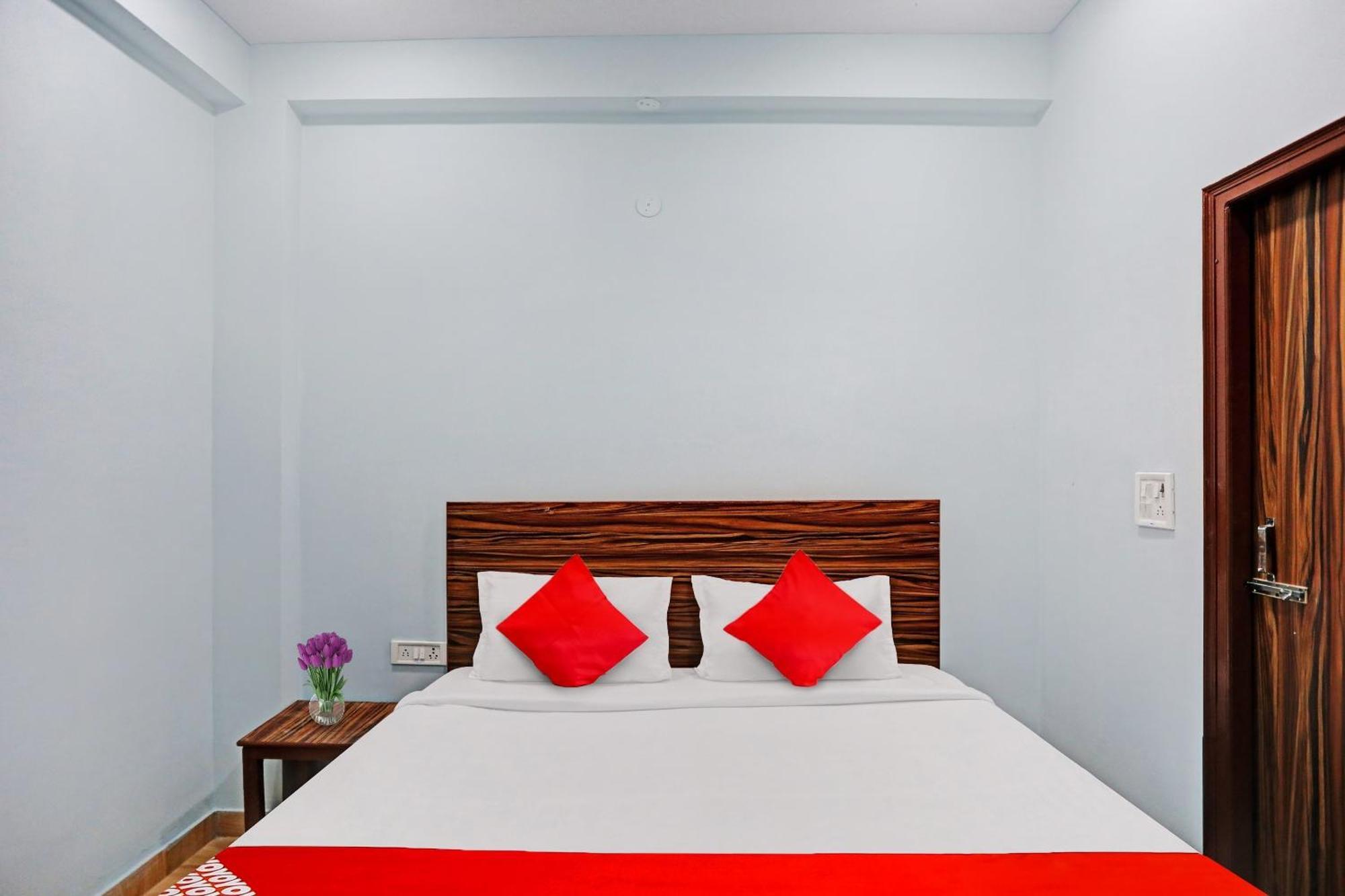 Hotel O Surya Gold Guest House Najafgarh Eksteriør billede