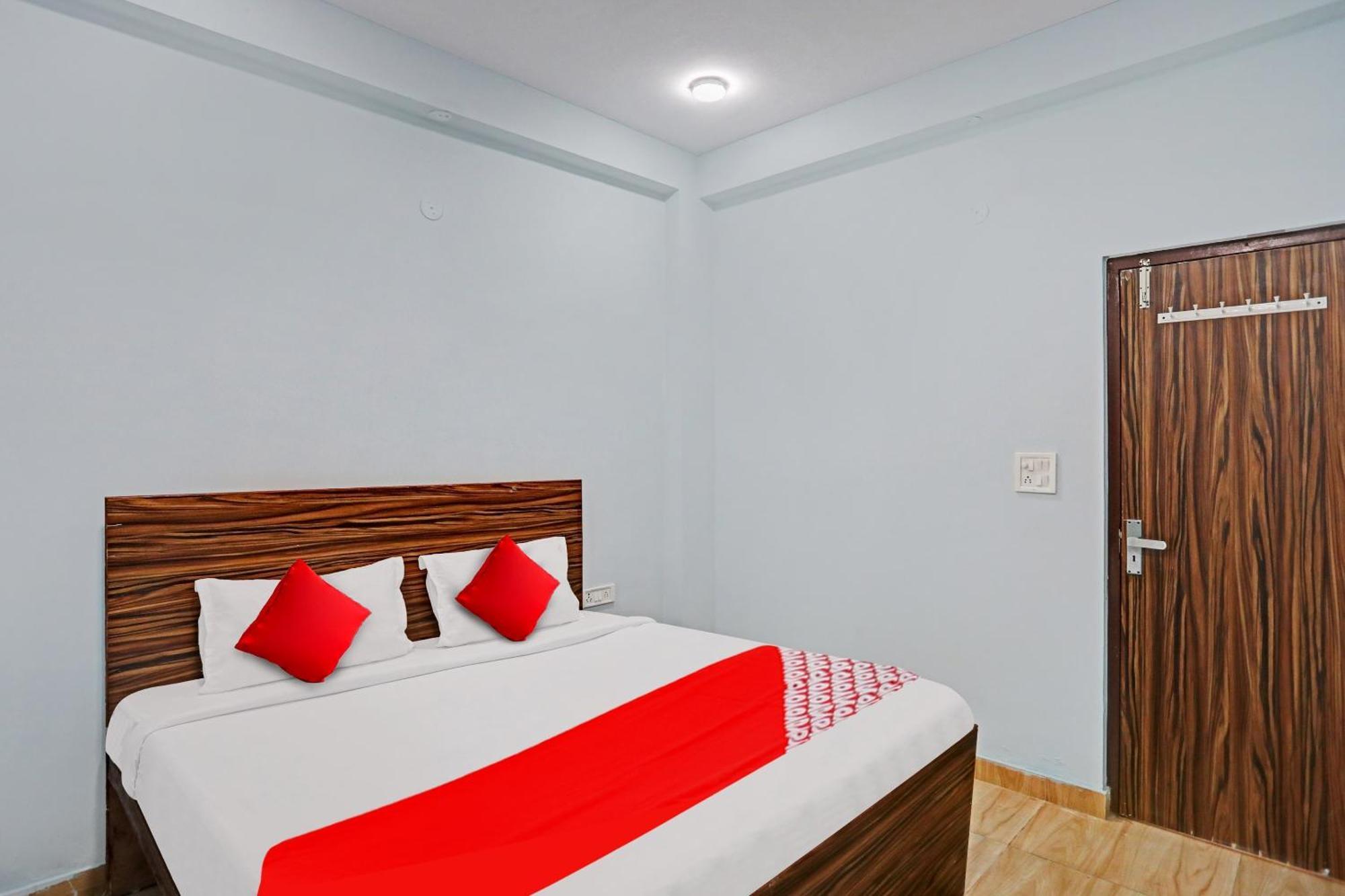 Hotel O Surya Gold Guest House Najafgarh Eksteriør billede